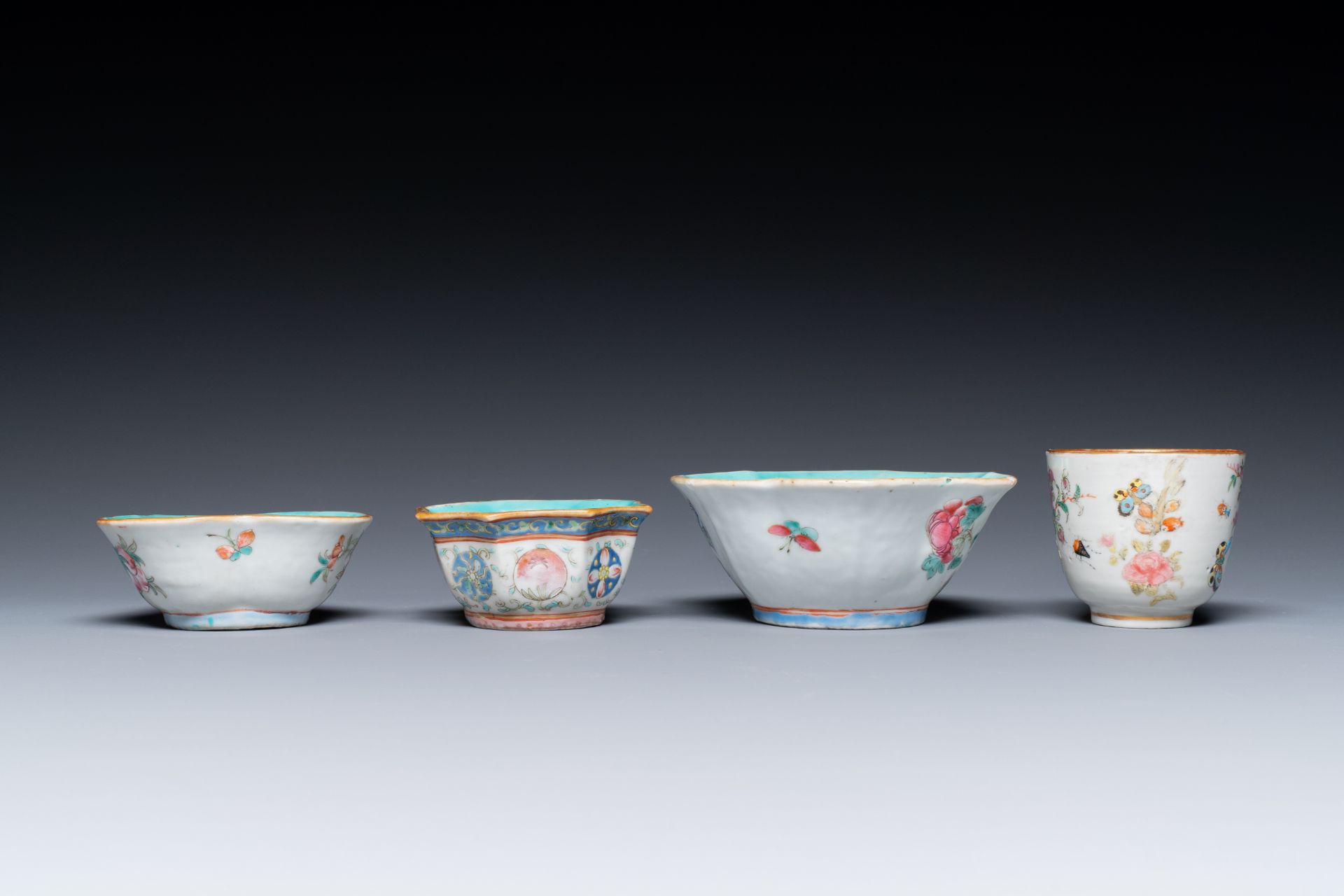 A varied collection of Chinese porcelain, 18/19th C. - Image 9 of 11