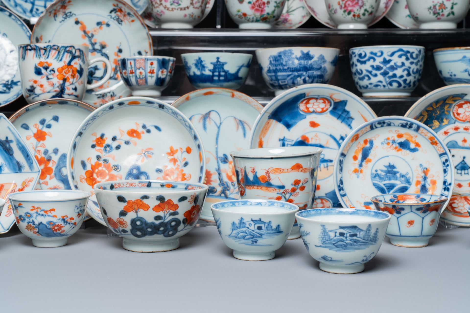 A very extensive collection of Chinese cups and saucers, Kangxi and later - Image 9 of 13