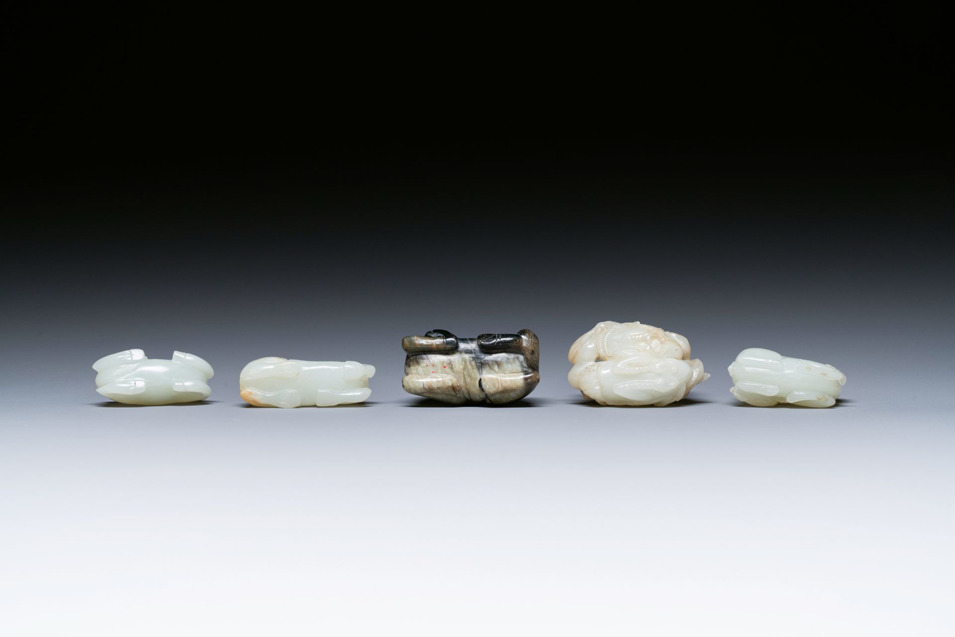 Five Chinese white, celadon and grey-black jade carvings, Qing/Republic - Image 6 of 9