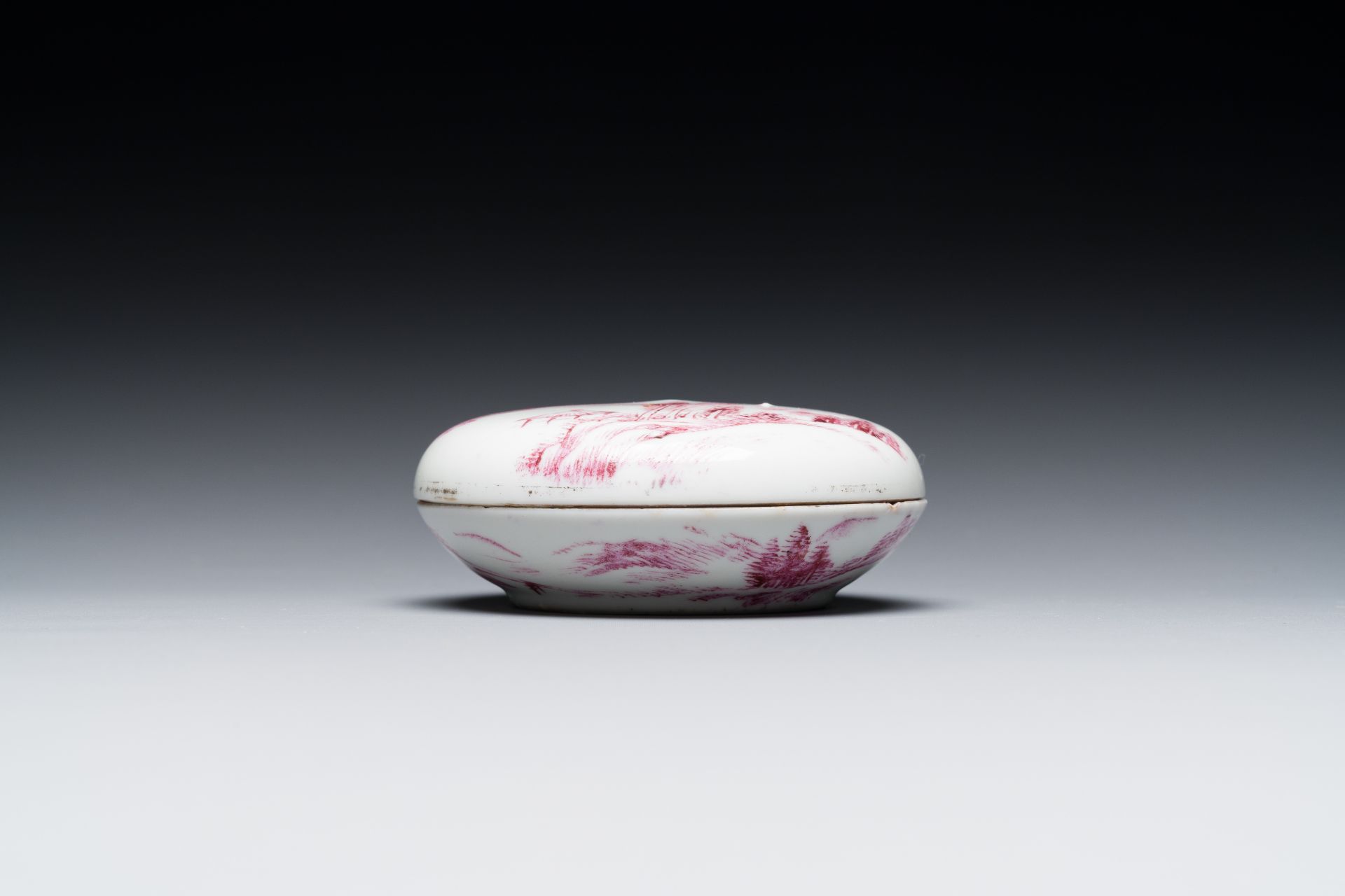 A Chinese purple-decorated seal paste box and cover with a landscape, signed Qing æ…¶, Mei ç¾Ž seal - Image 3 of 8