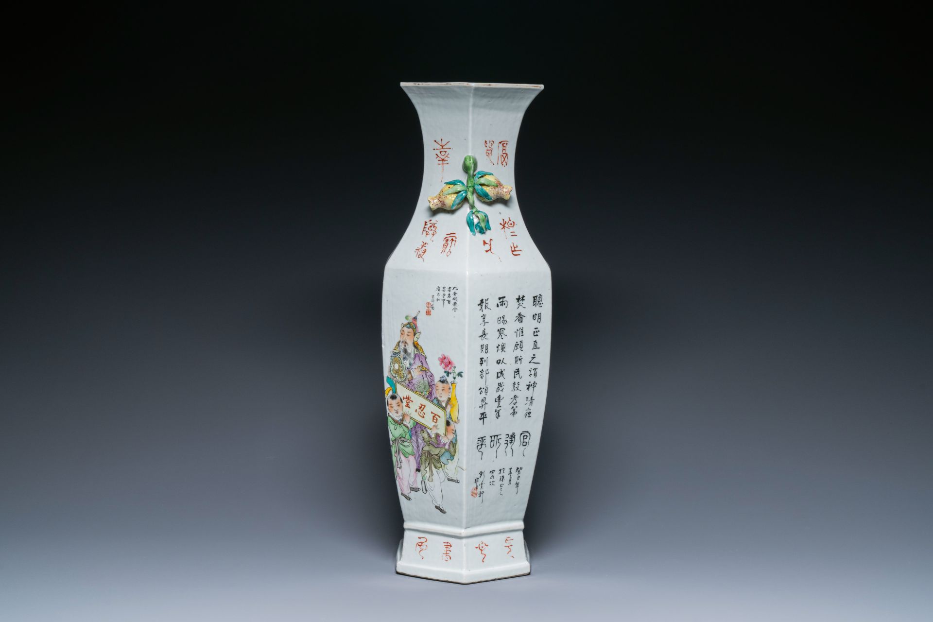 A Chinese hexagonal qianjiang cai vase, signed Wang Qi çŽ‹ç¦, 19/20th C. - Image 4 of 6