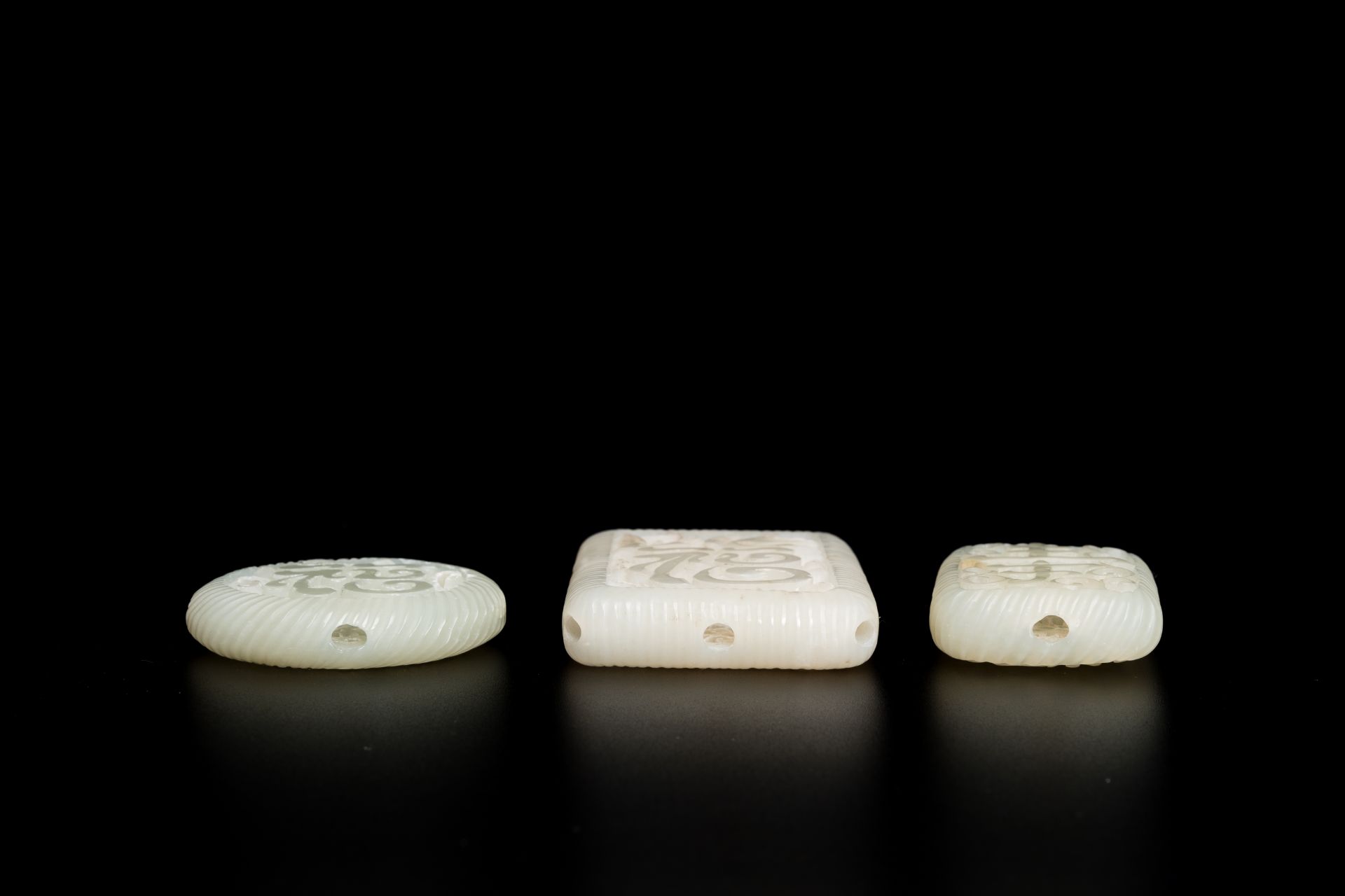 Three Chinese reticulated white jade carvings, Qing - Image 5 of 7