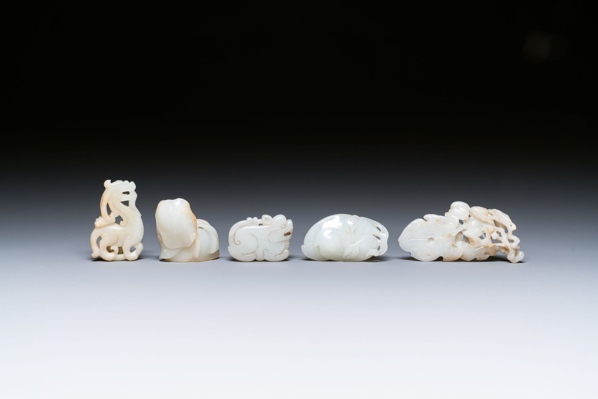 Five Chinese white and celadon jade carvings, Qing/Republic - Image 3 of 5