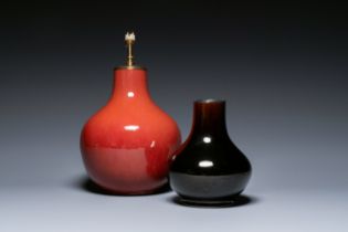 Two Chinese monochrome bottle vases, 18/19th C.