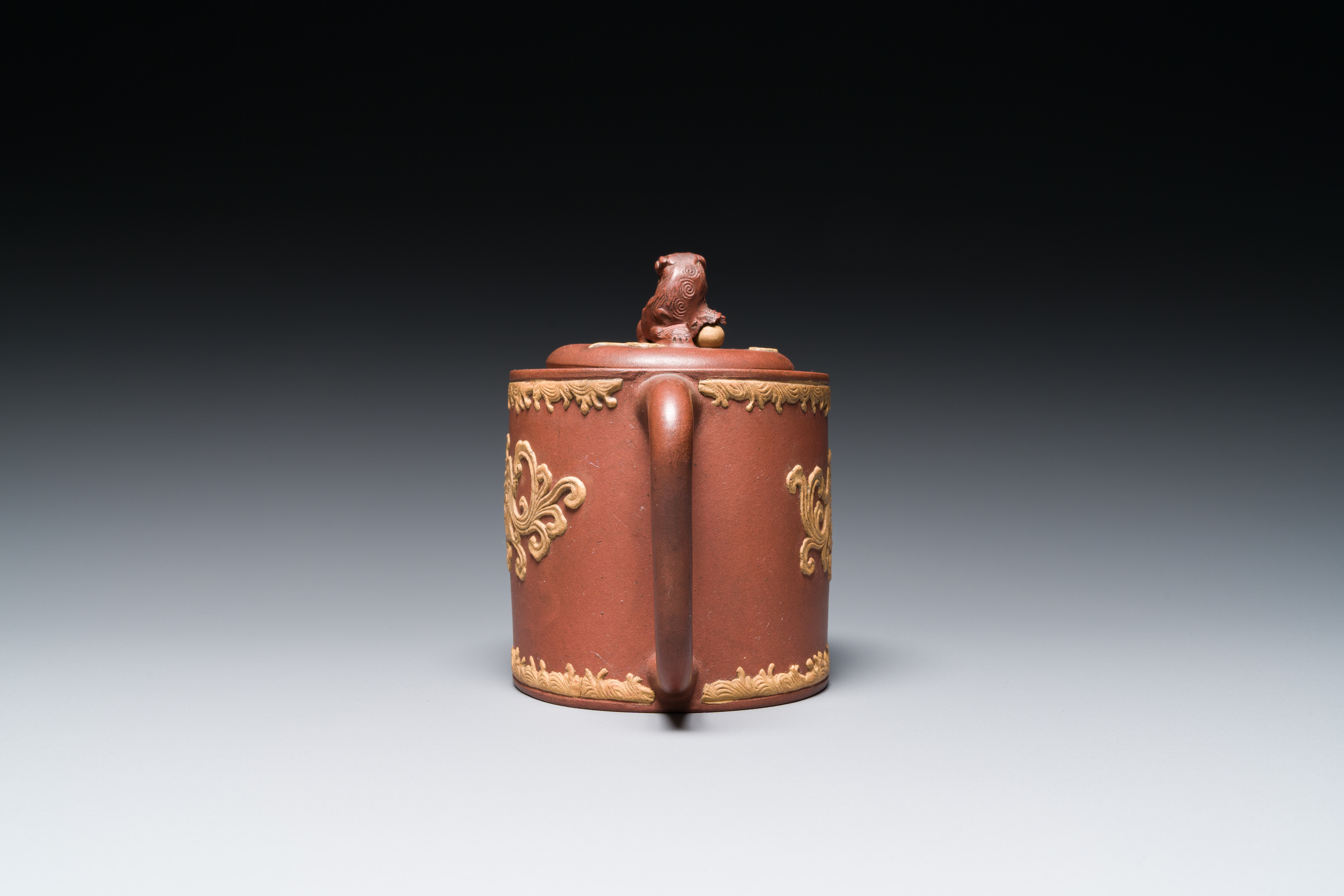 A Chinese Yixing stoneware teapot and cover with an applied dragon, Kangxi - Image 5 of 7