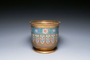 A Chinese cloisonne and gilt-bronze jardiniere, 18/19th C.