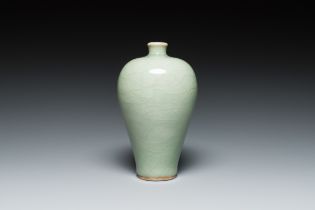 A Chinese monochrome celadon-glazed 'meiping' vase, 18/19th C.
