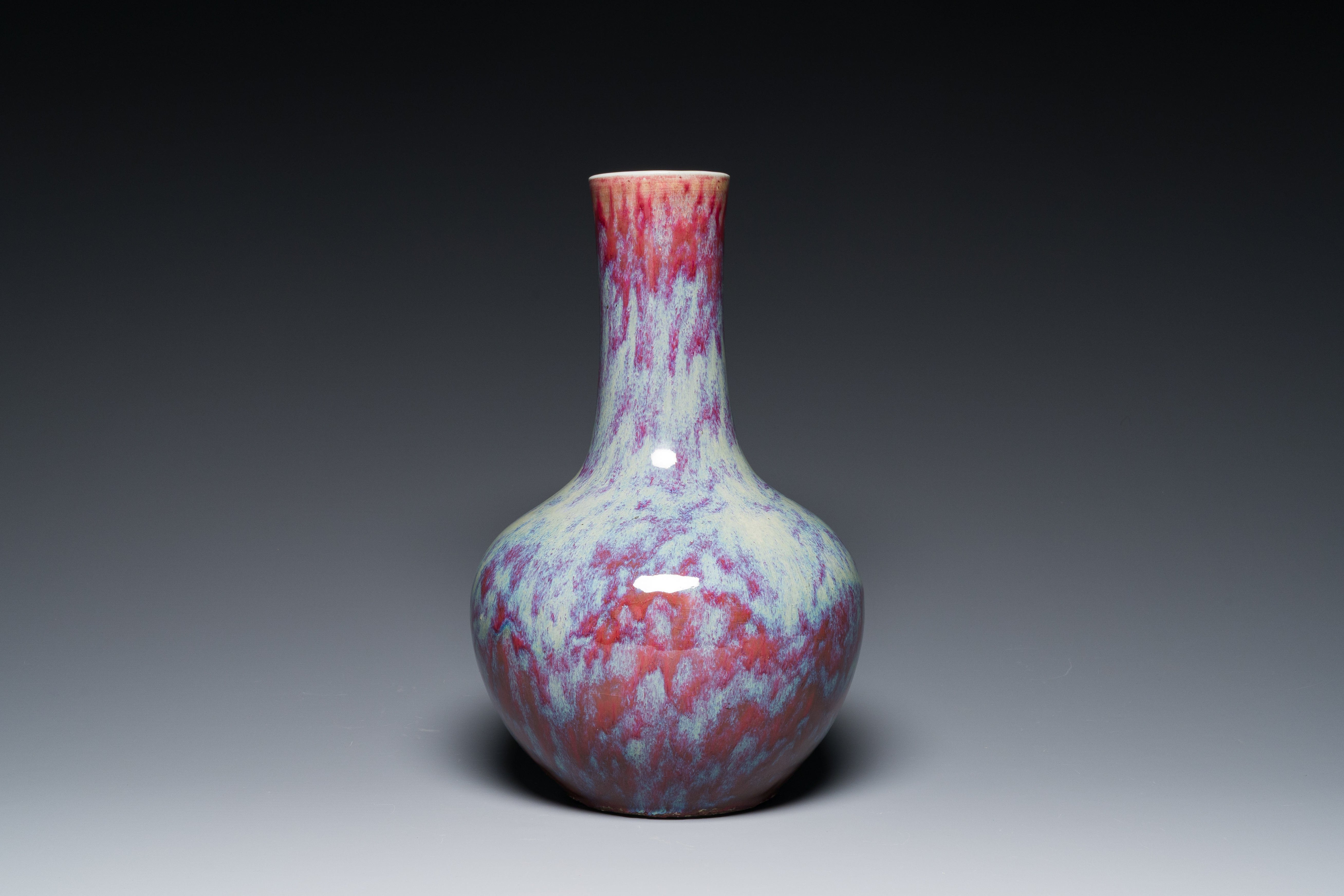 A Chinese flambe-glazed bottle vase, 19th C. - Image 2 of 9