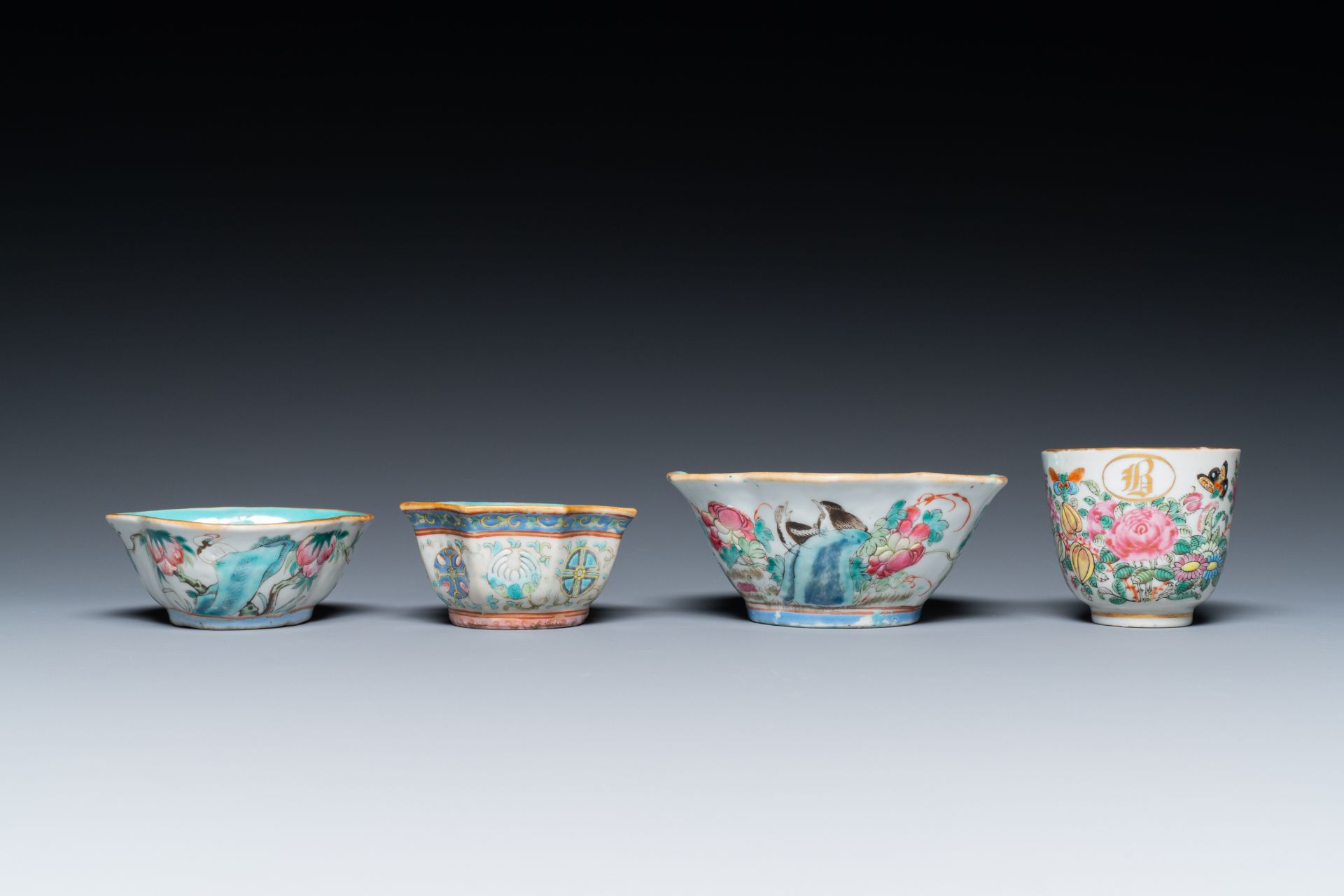 A varied collection of Chinese porcelain, 18/19th C. - Image 8 of 11