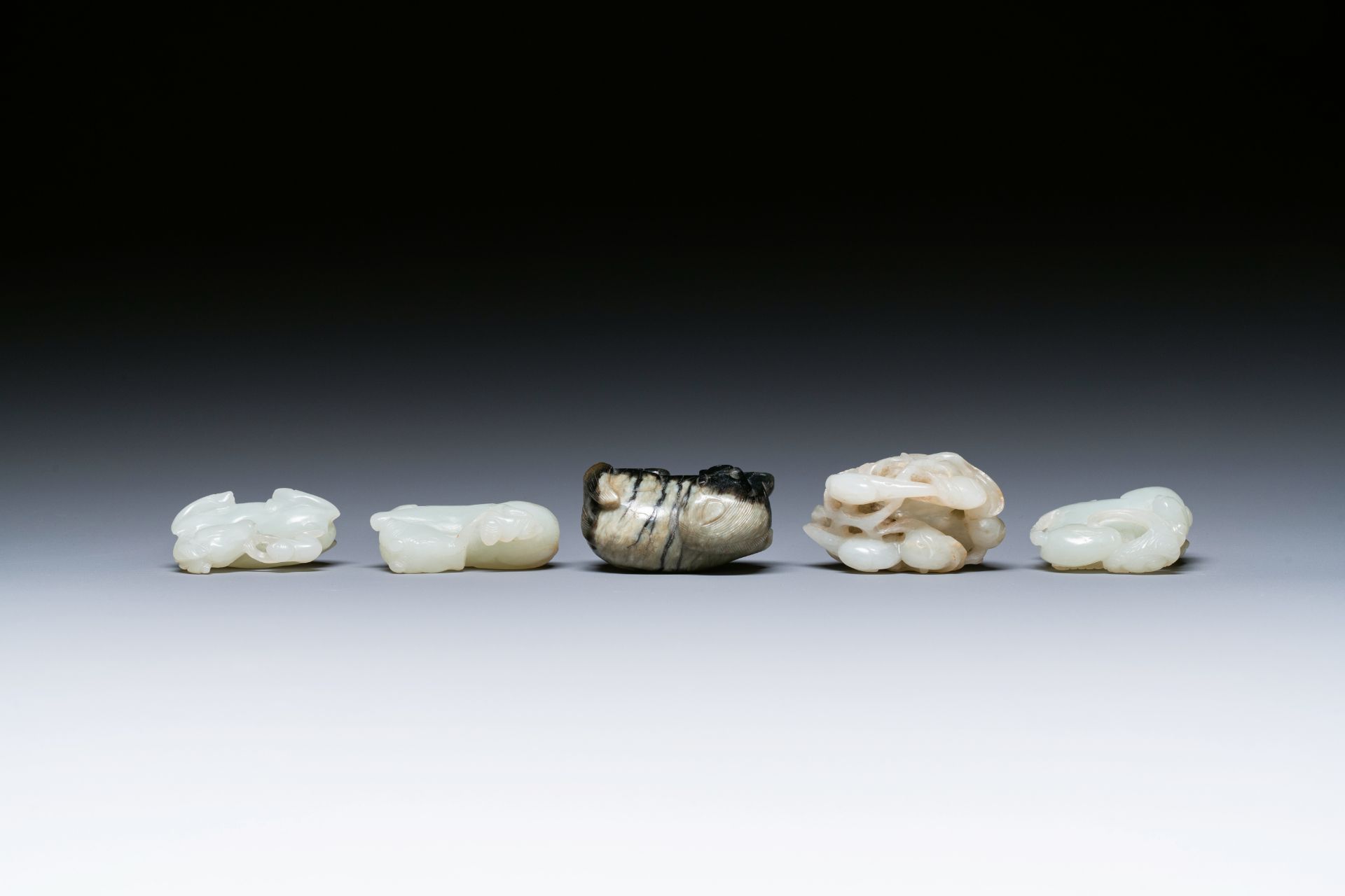 Five Chinese white, celadon and grey-black jade carvings, Qing/Republic - Image 7 of 9