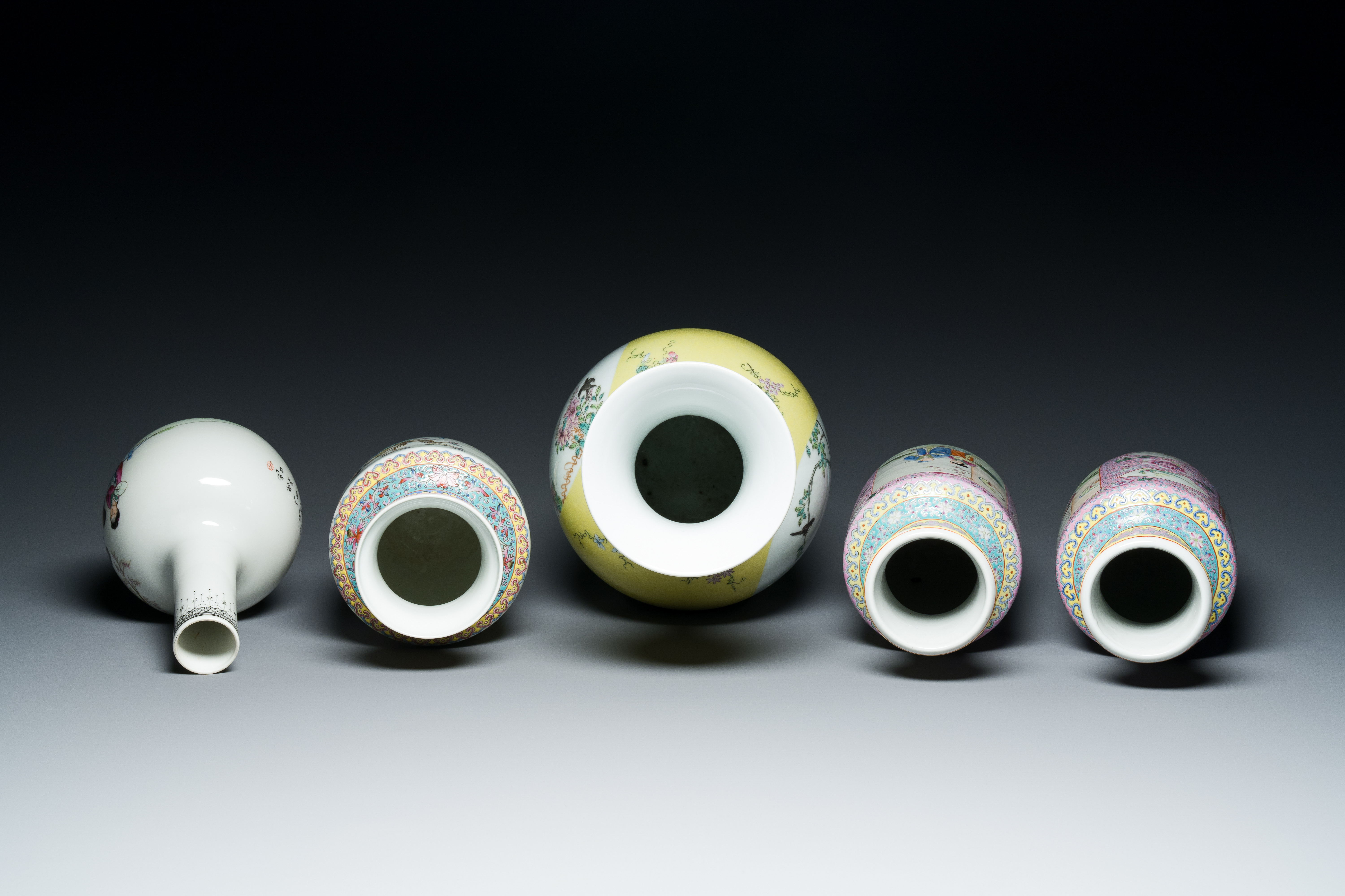 Five Chinese famille rose vases, Qianlong marks, 20th C. - Image 6 of 7