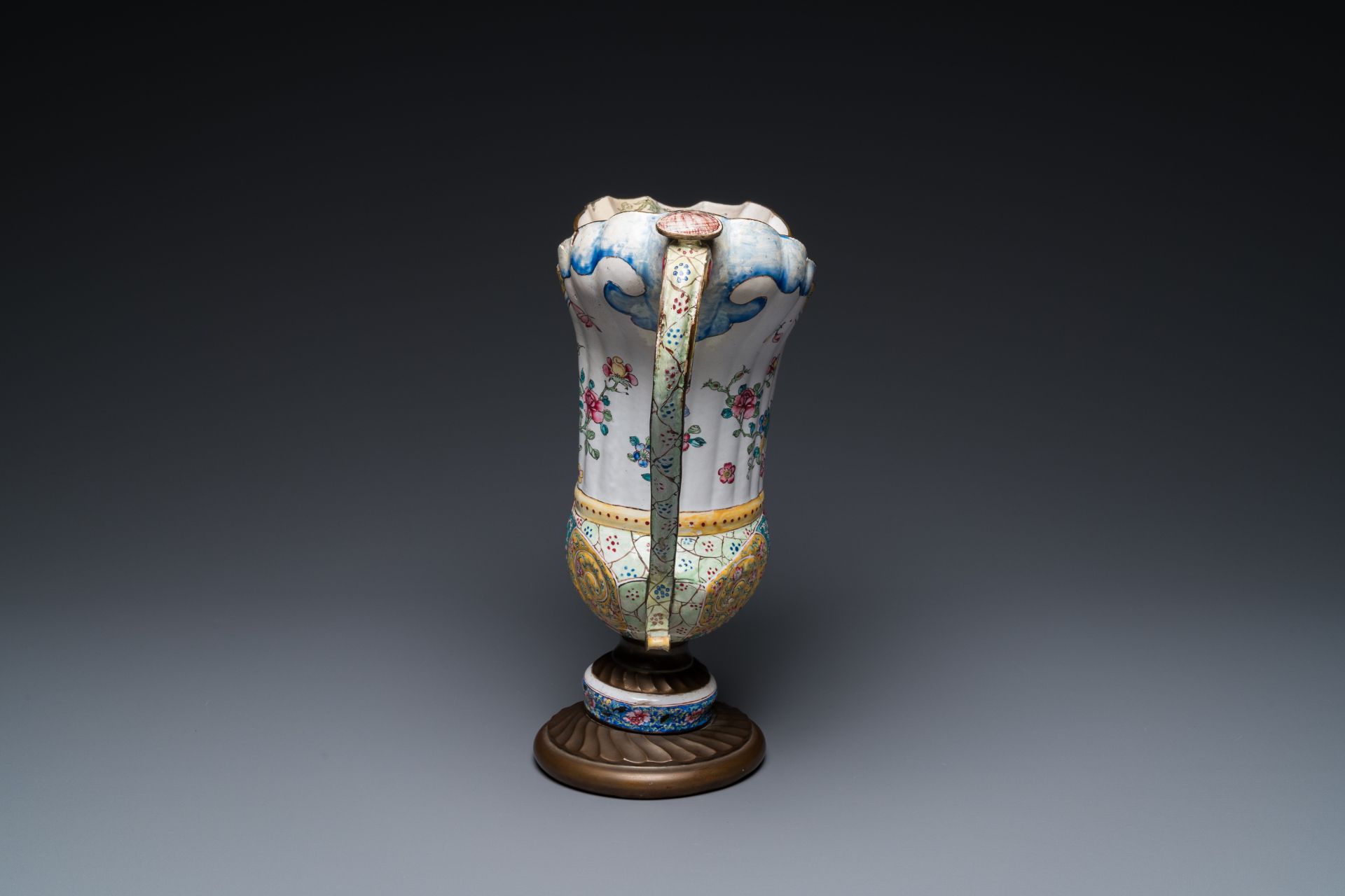 A Chinese Canton enamel helm-shaped ewer with shell-shaped basin, Qianlong - Image 11 of 13
