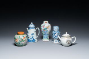 A varied collection of Chinese porcelain, Kangxi and later