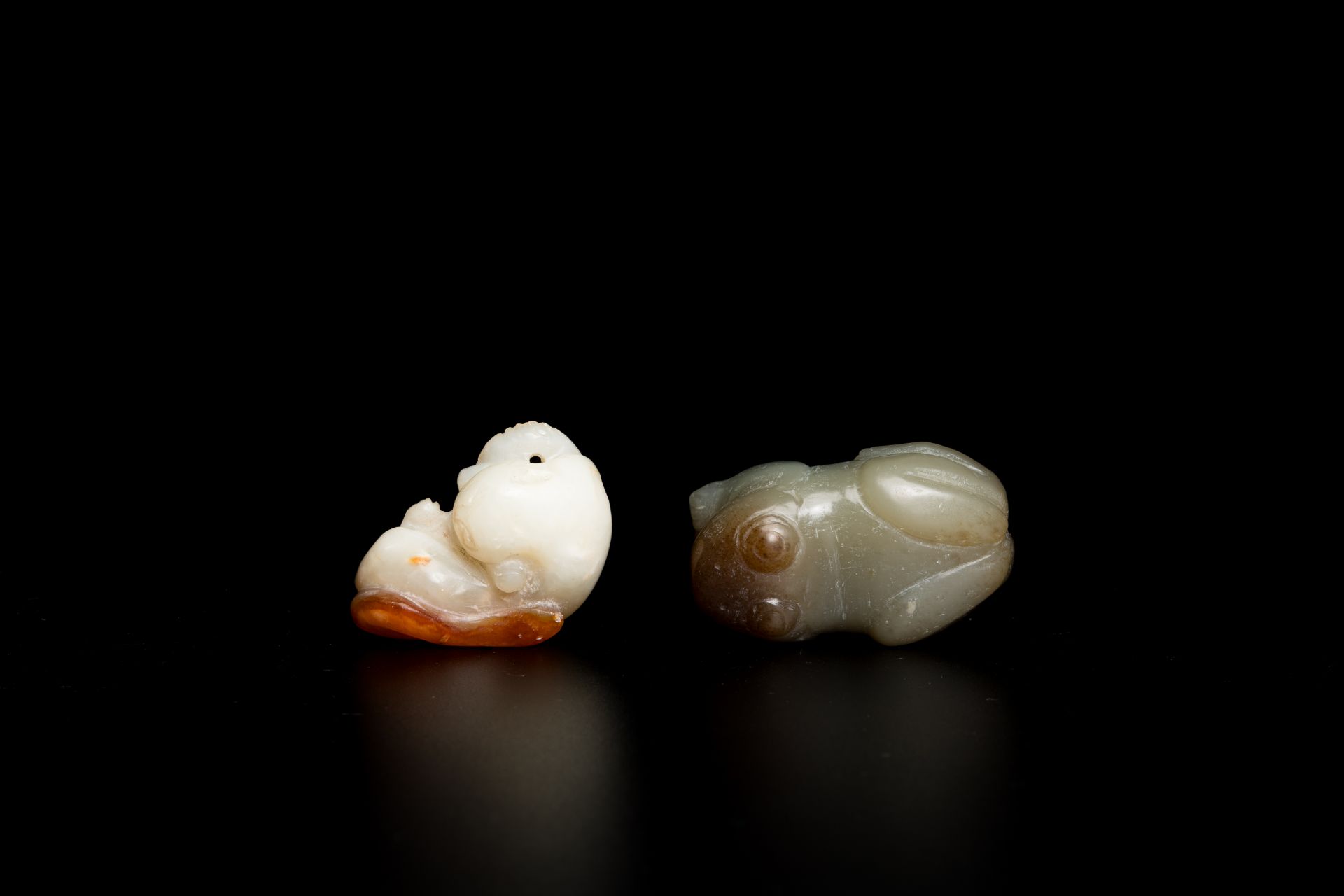 Three Chinese white and celadon jade carvings of animals, Qing/Republic - Image 9 of 9