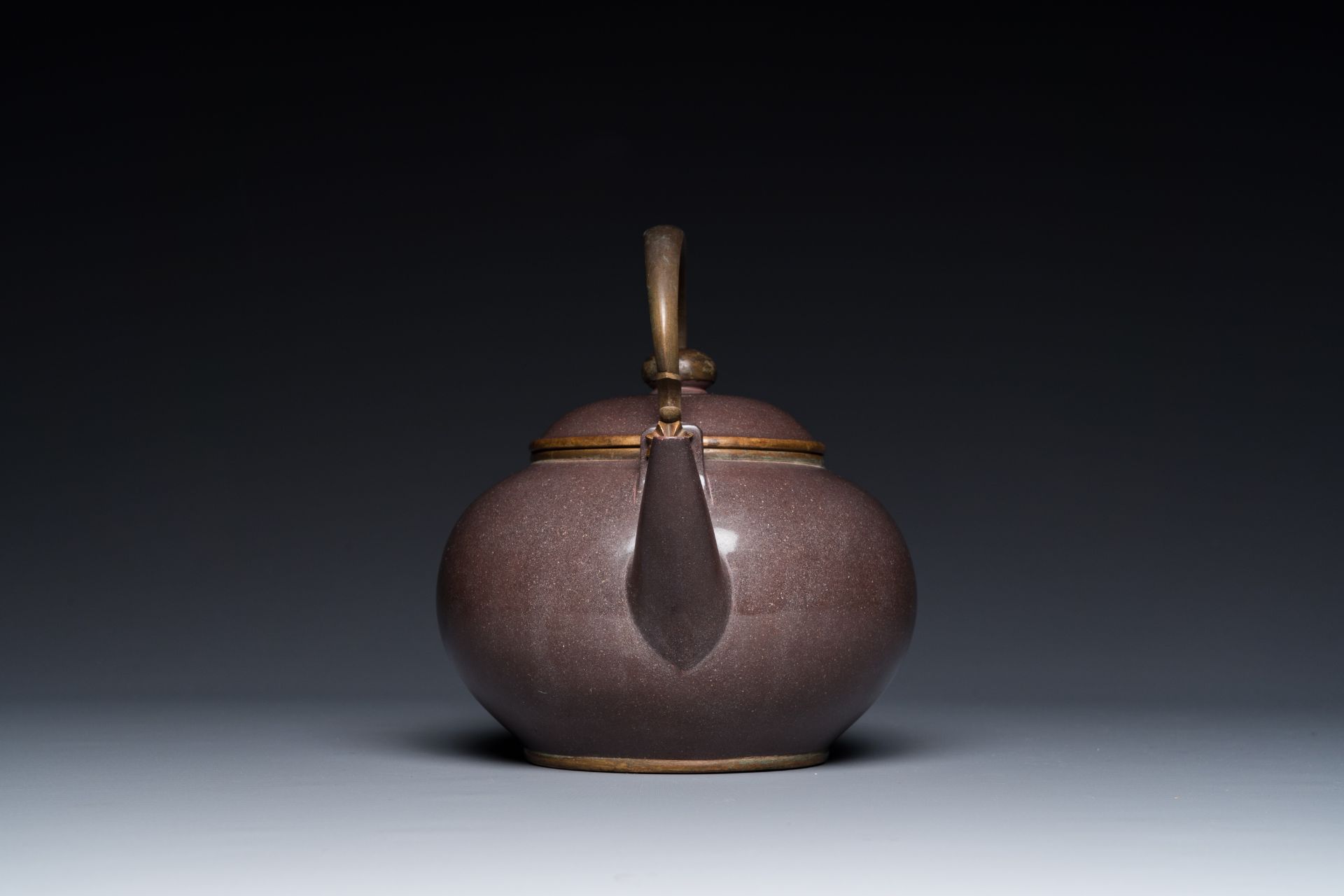 A Chinese polished purple Yixing stoneware teapot and cover for the Thai market, Gong Ju è²¢å±€ mark - Image 5 of 7