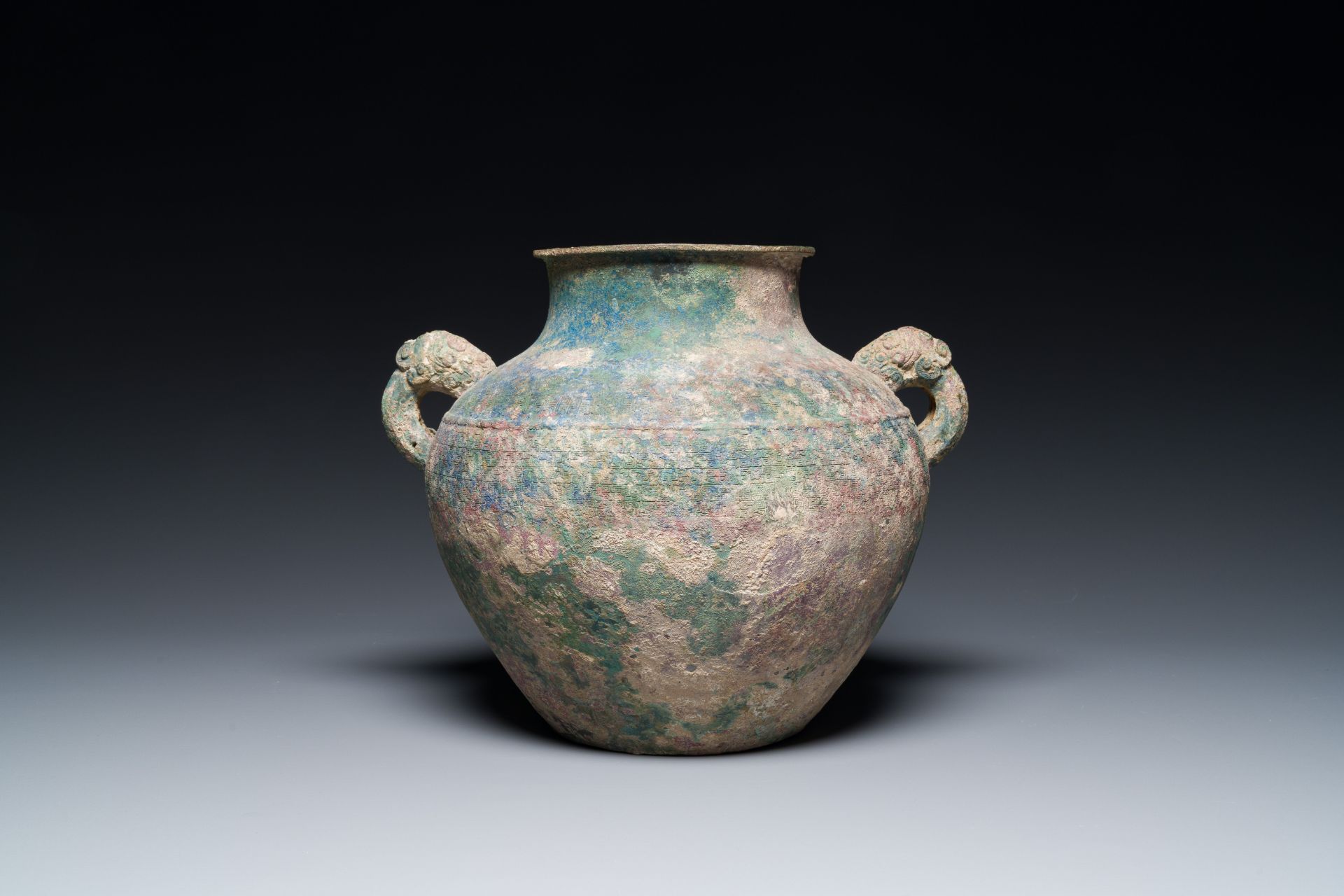 A Chinese archaic bronze wine vessel, 'lei', Eastern Zhou, Spring and Autumn period - Image 2 of 7