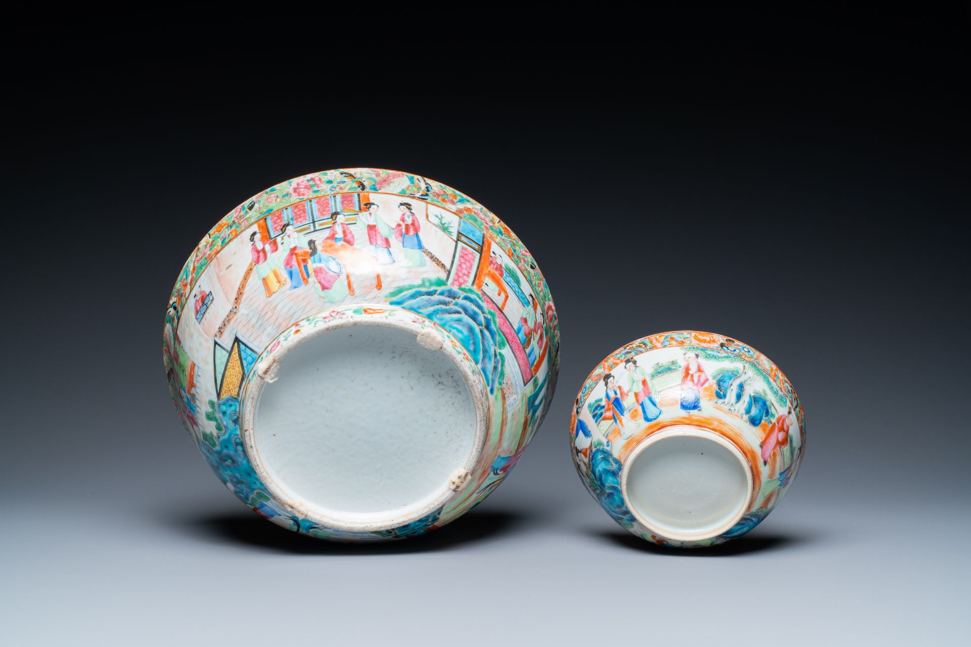 Two Chinese Canton famille rose bowls and a dish, 19th C. - Image 9 of 9