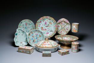 An extensive collection of Chinese Canton famille rose porcelain, 19th C.