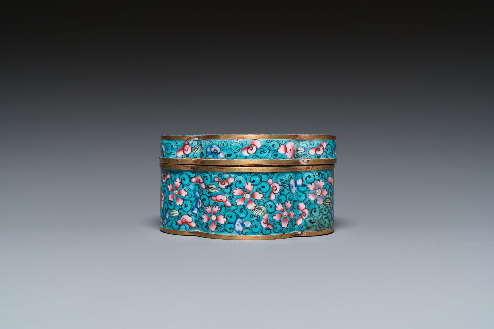 Five various Chinese Canton enamel pieces, Qing/Republic - Image 4 of 9