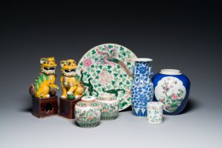 A varied collection of Chinese porcelain, 19th C.