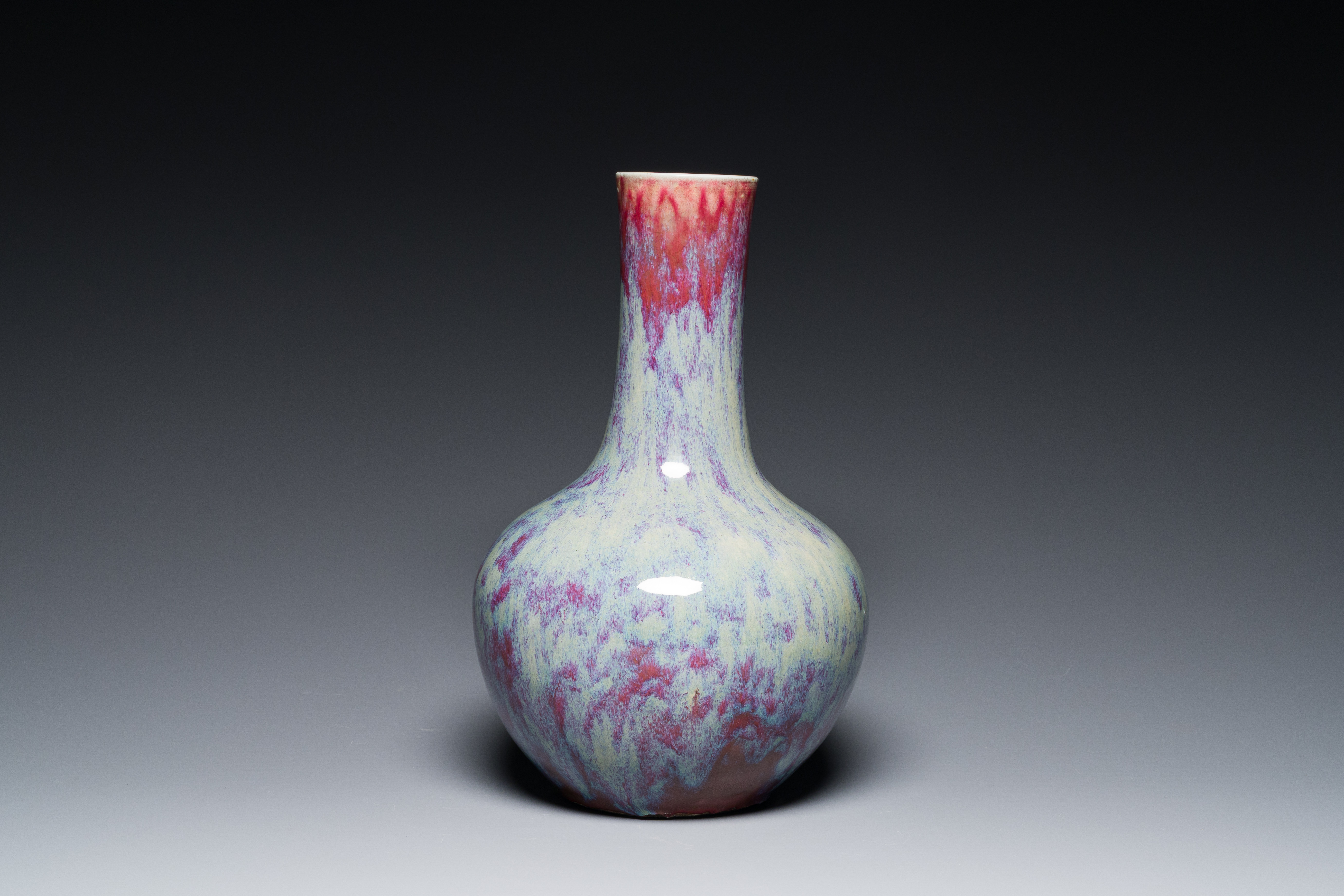 A Chinese flambe-glazed bottle vase, 19th C. - Image 4 of 9