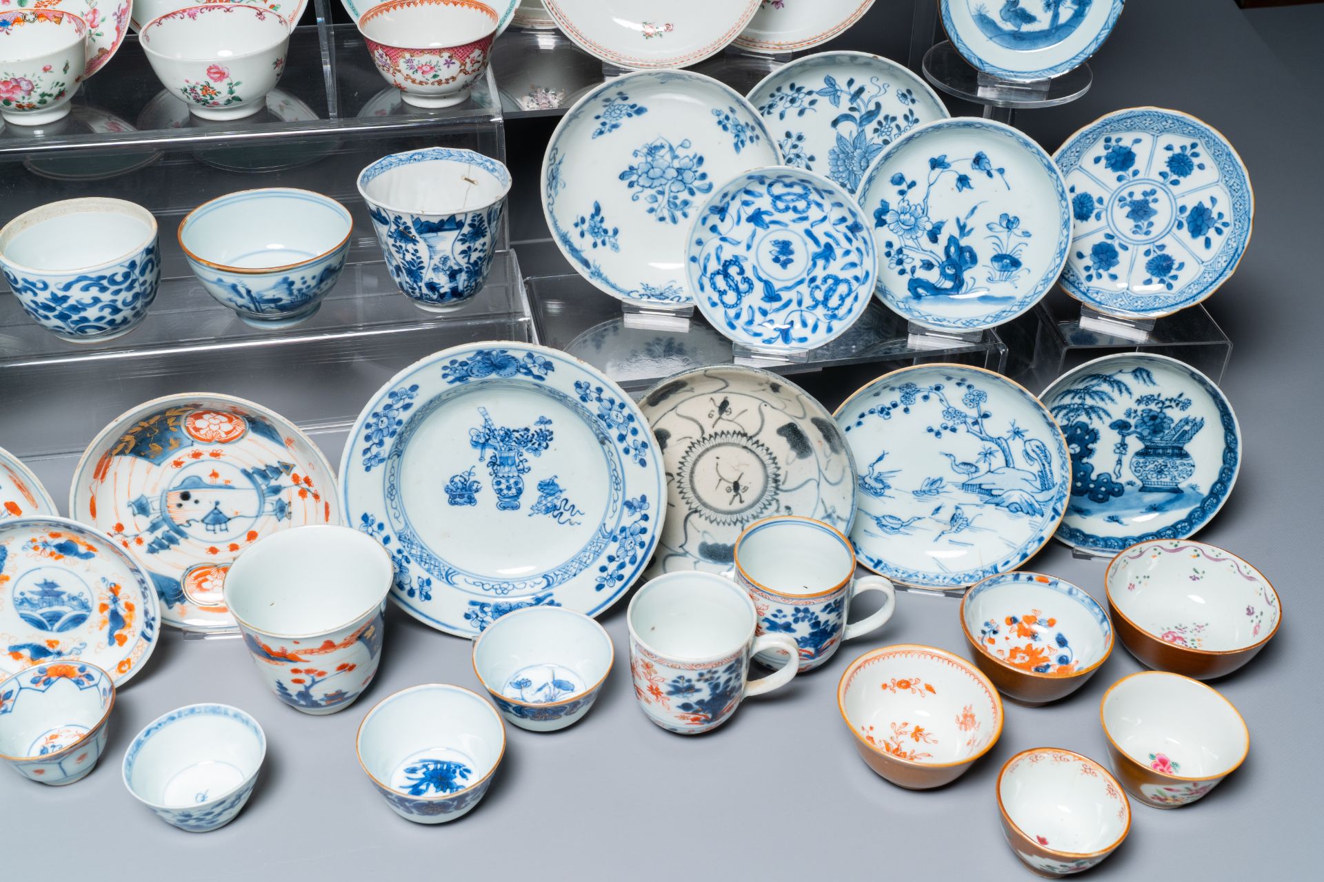 A very extensive collection of Chinese cups and saucers, Kangxi and later - Image 6 of 13