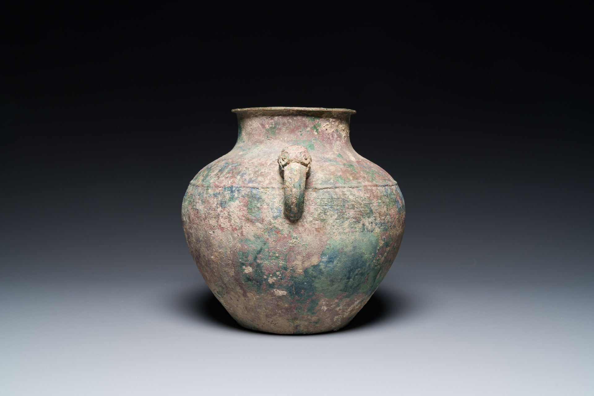 A Chinese archaic bronze wine vessel, 'lei', Eastern Zhou, Spring and Autumn period - Image 5 of 7