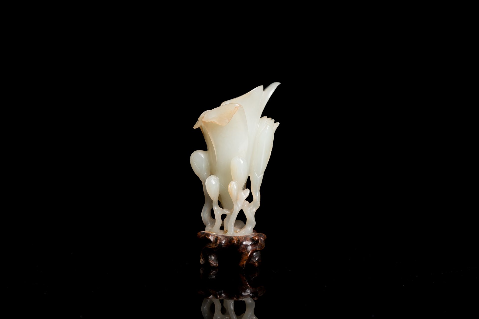 A Chinese white jade 'magnolia' carving, Qing - Image 3 of 7