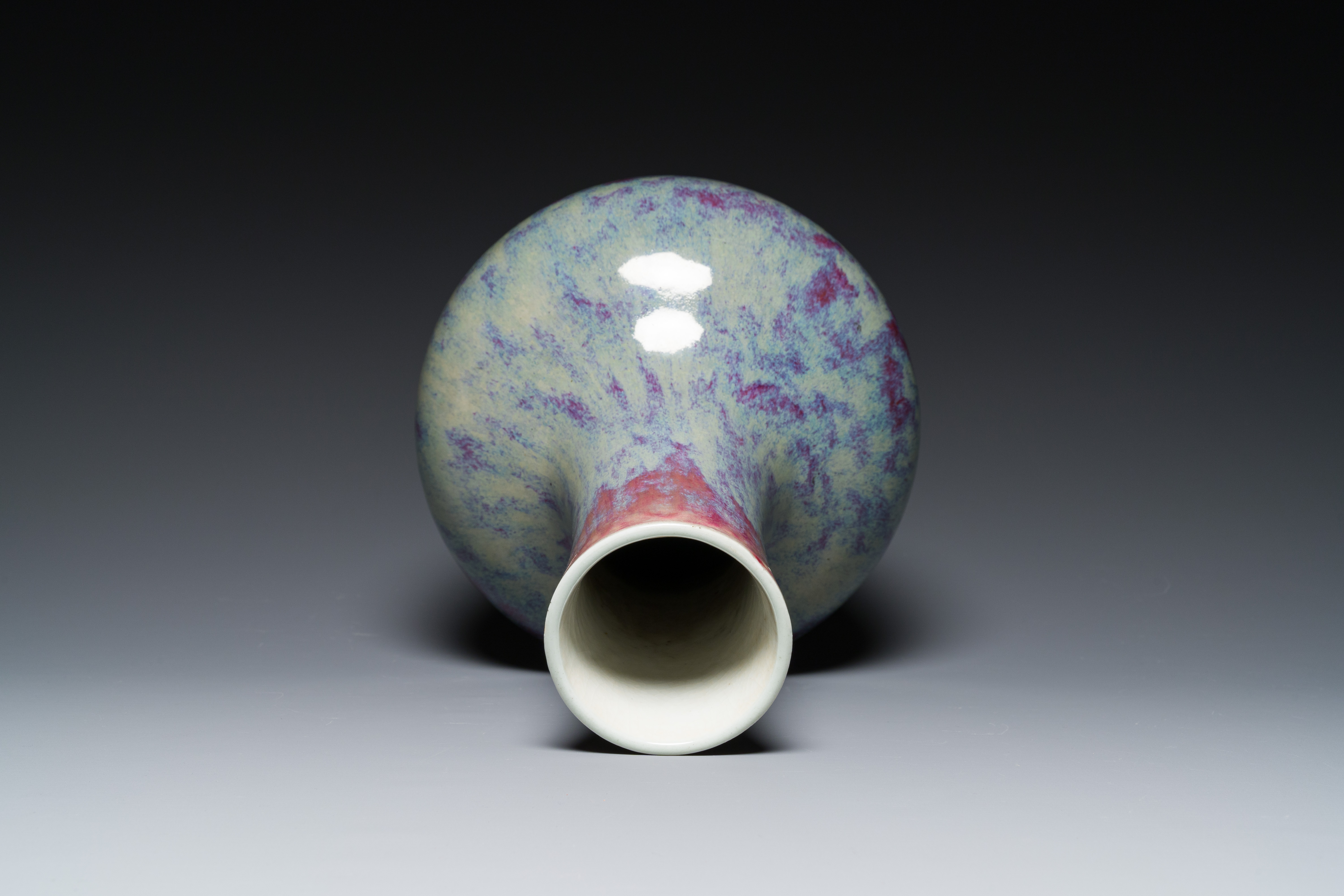 A Chinese flambe-glazed bottle vase, 19th C. - Image 6 of 9