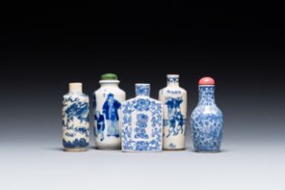 Five Chinese blue and white snuff bottles, 19/20th C.