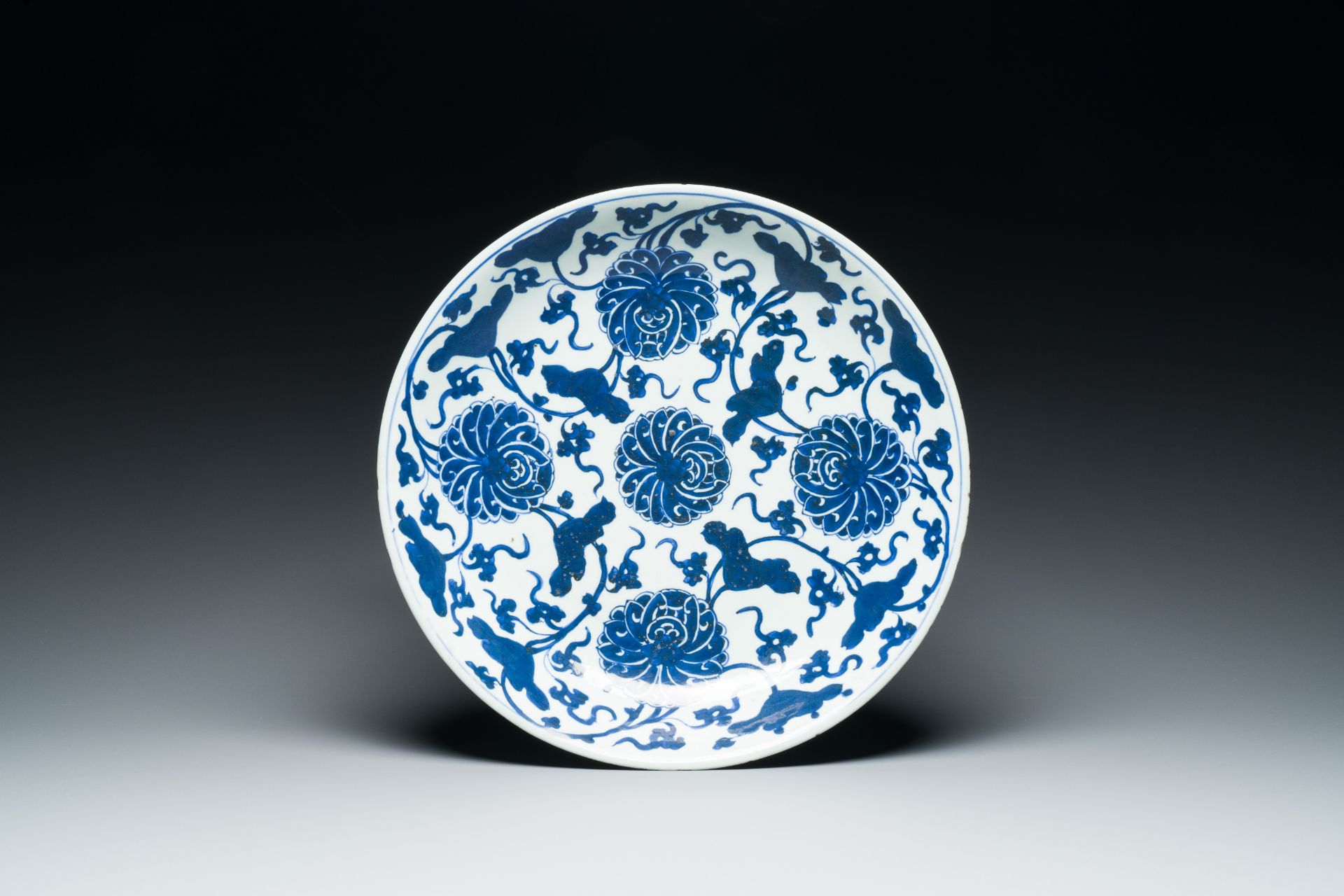 A varied collection of Chinese porcelain, 18/19th C. - Image 4 of 18