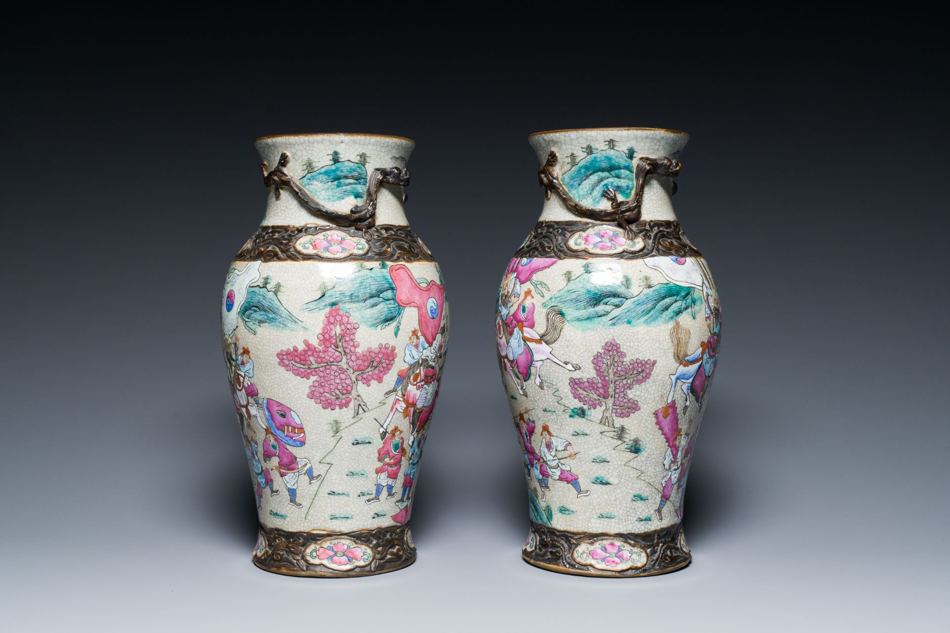 A varied collection of Chinese porcelain and Canton enamel, 18/19th C. - Image 5 of 20