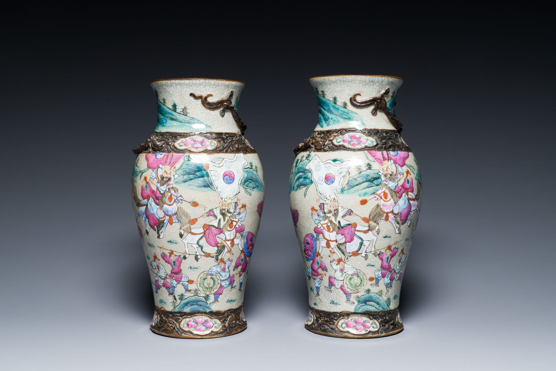 A varied collection of Chinese porcelain and Canton enamel, 18/19th C. - Image 4 of 20