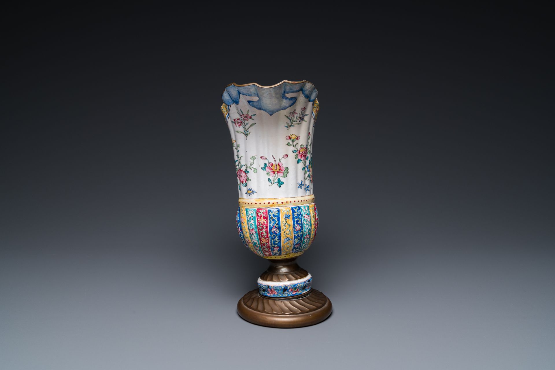 A Chinese Canton enamel helm-shaped ewer with shell-shaped basin, Qianlong - Image 9 of 13