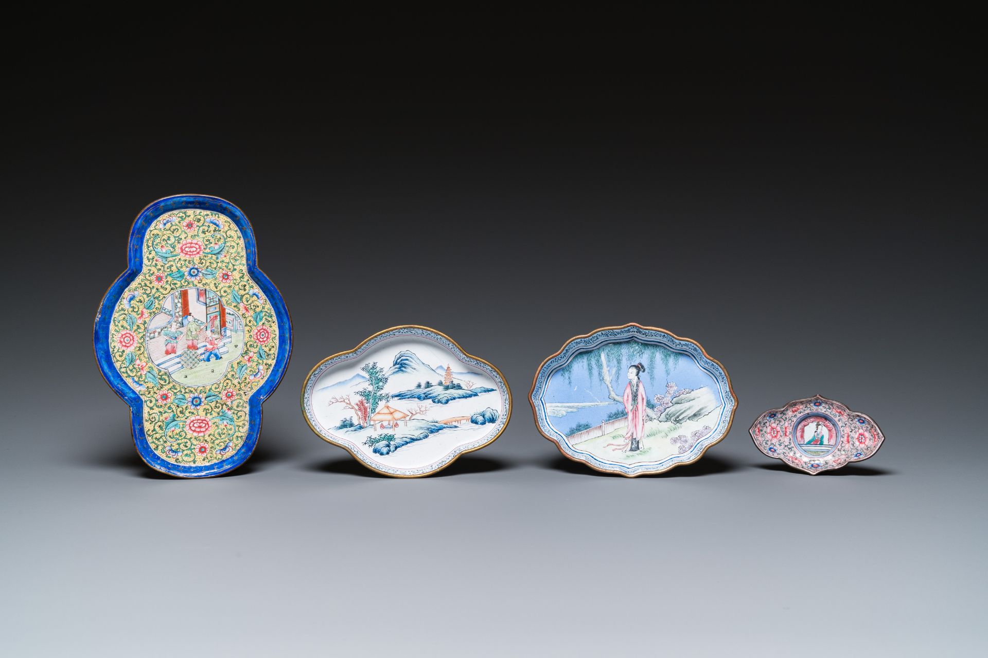 Five various Chinese Canton enamel pieces, Qing/Republic - Image 2 of 9