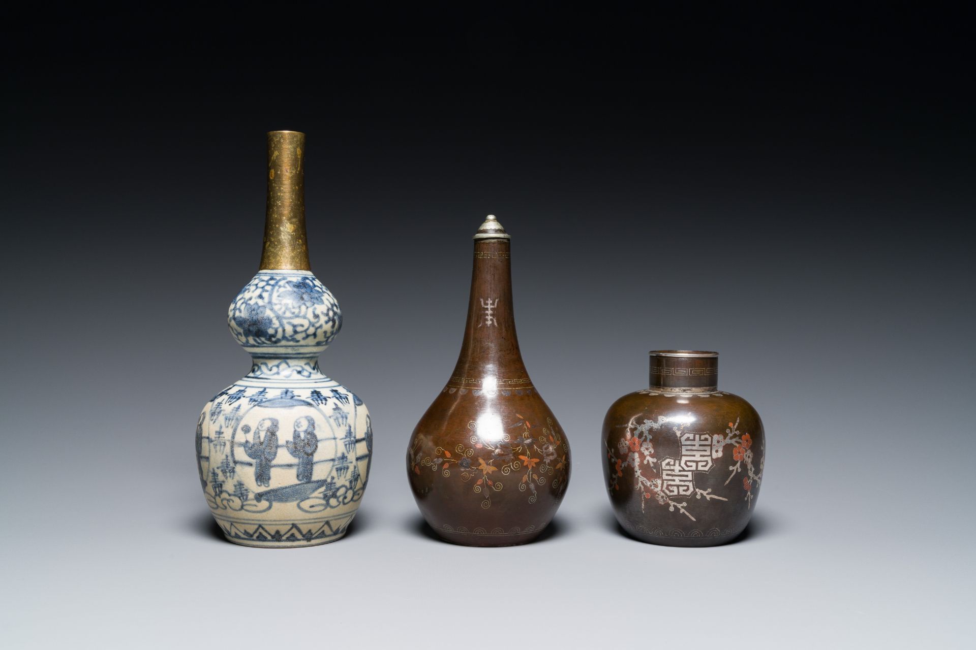 Two Vietnamese copper- and silver-inlaid paktong wares and a Chinese blue and white double gourd vas - Image 2 of 7