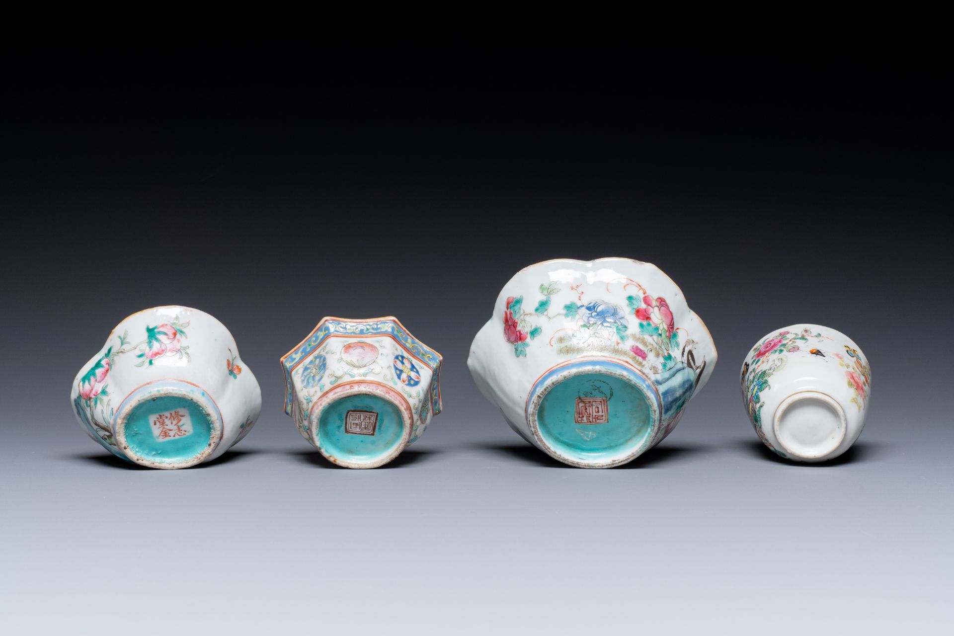 A varied collection of Chinese porcelain, 18/19th C. - Image 11 of 11