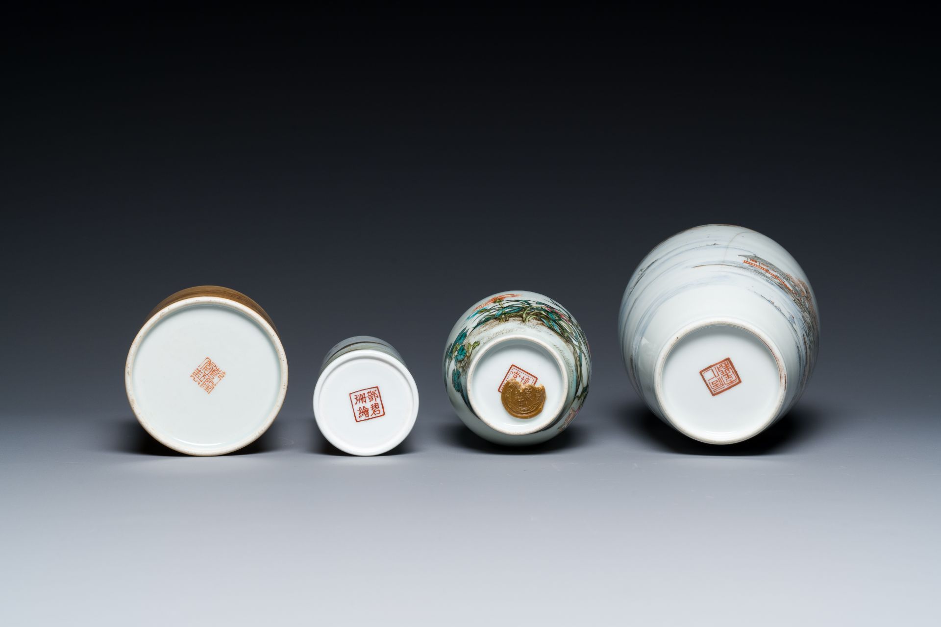 A varied collection of Chinese porcelain, 19/20th C. - Image 15 of 15