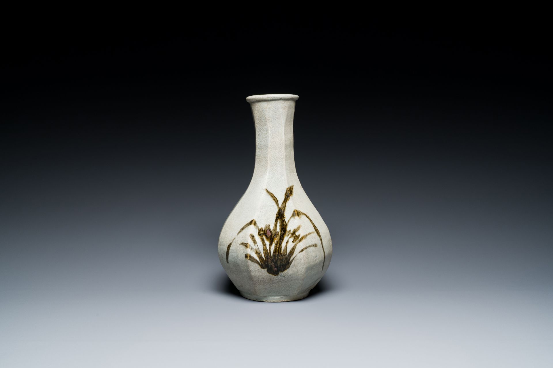 A Korean bottle vase with floral design, Joseon dynasty, 16th C.