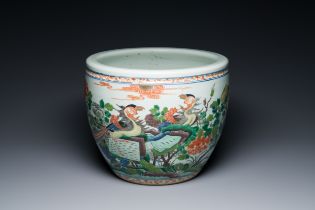 A Chinese famille verte 'phoenixes' fish bowl, 19/20th C.