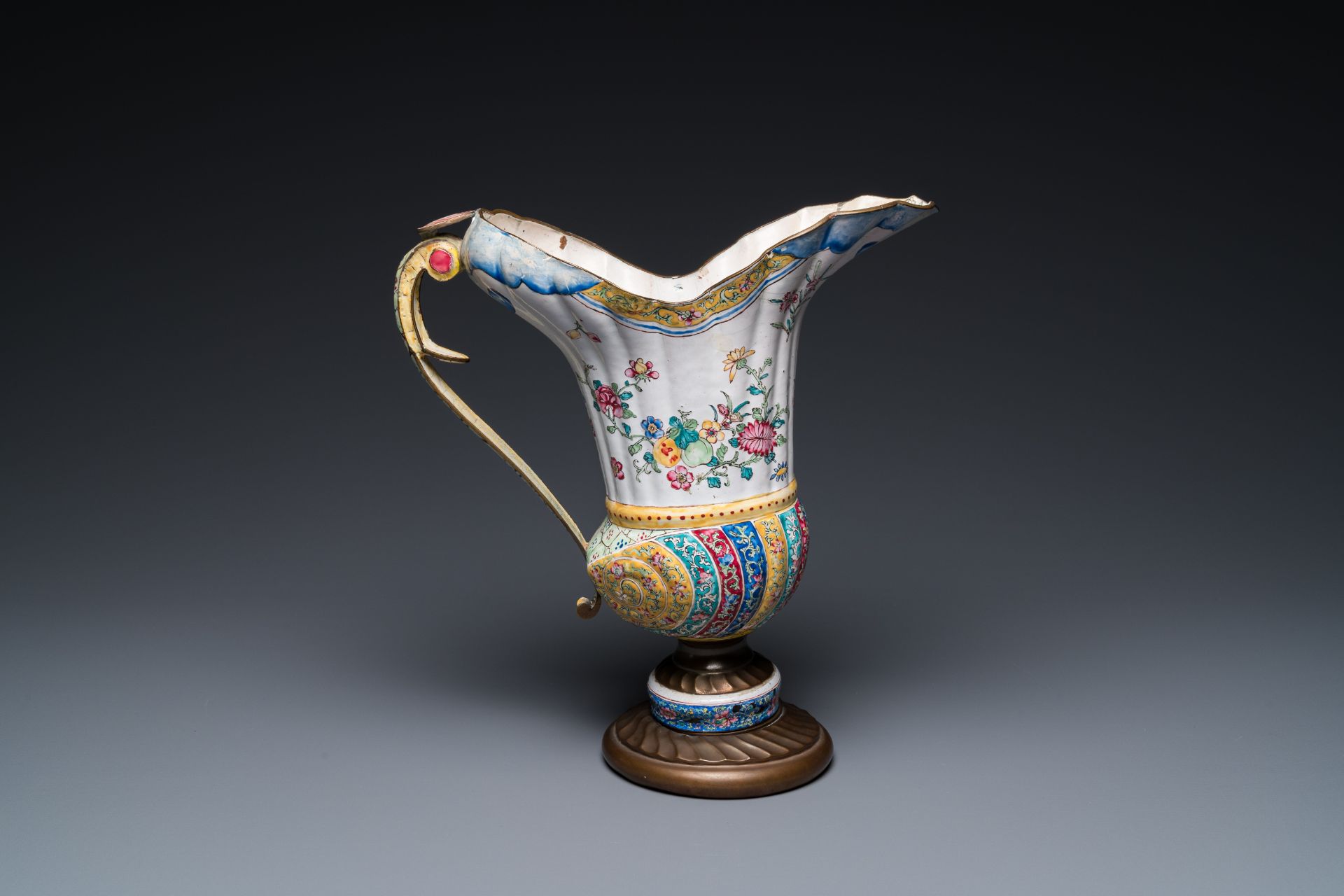 A Chinese Canton enamel helm-shaped ewer with shell-shaped basin, Qianlong - Image 10 of 13