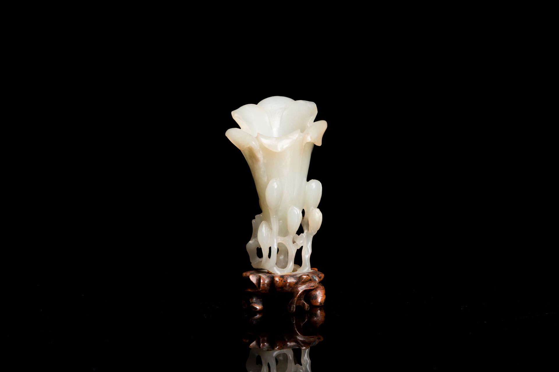 A Chinese white jade 'magnolia' carving, Qing - Image 2 of 7