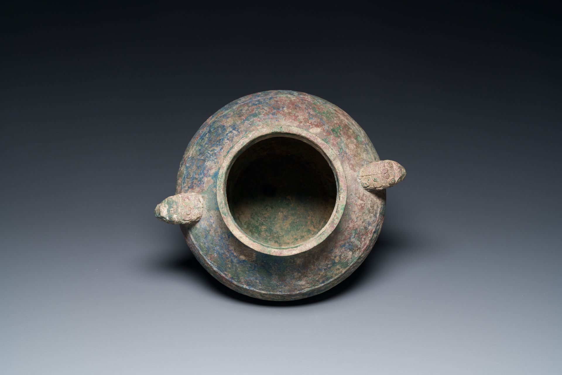 A Chinese archaic bronze wine vessel, 'lei', Eastern Zhou, Spring and Autumn period - Image 7 of 7