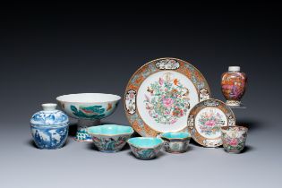 A varied collection of Chinese porcelain, 18/19th C.