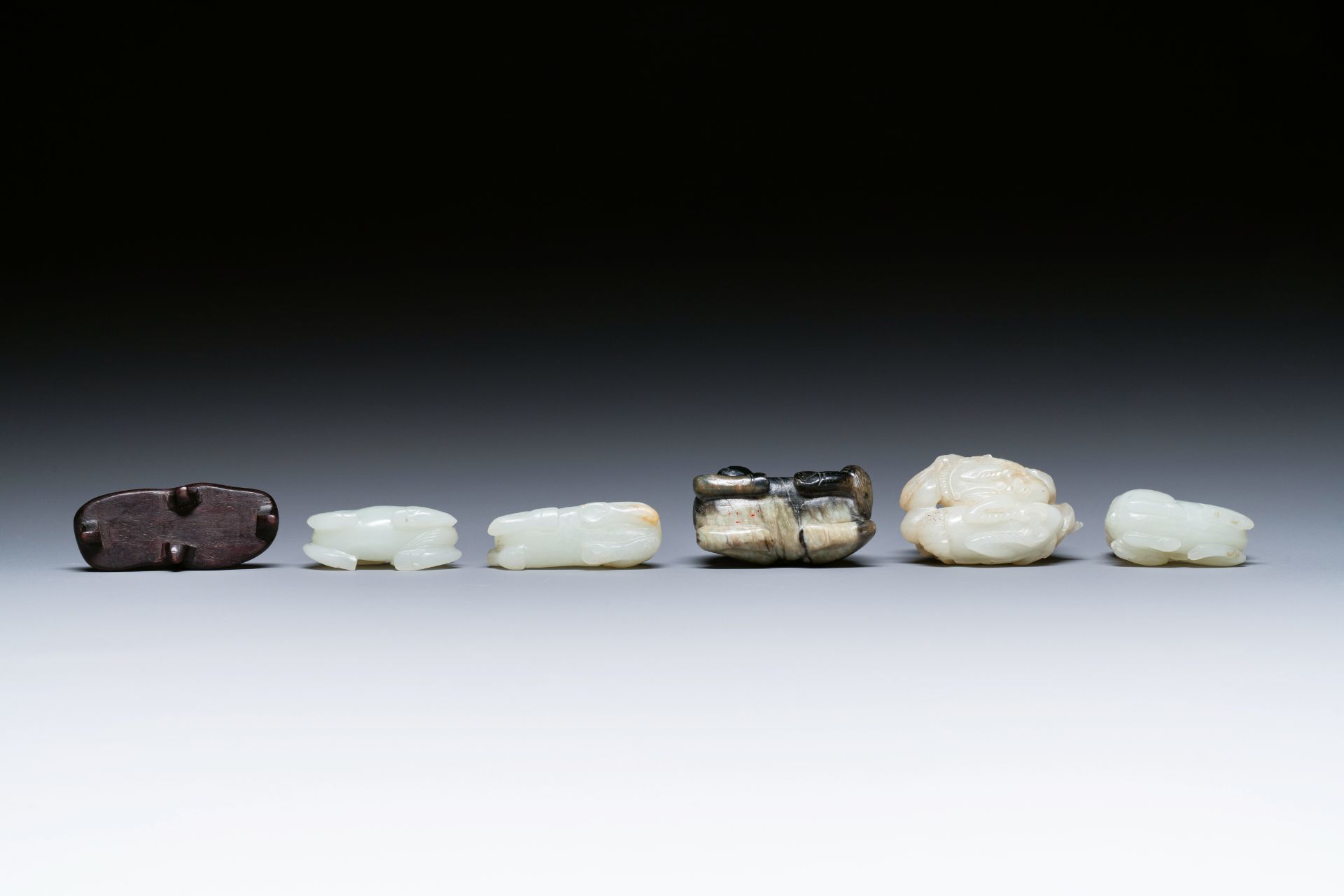 Five Chinese white, celadon and grey-black jade carvings, Qing/Republic - Image 9 of 9