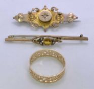 VICTORIAN & LATER GOLD JEWELLERY - 3 items to include a Victorian 9ct gold diamond chip set bar