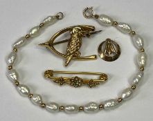 9CT GOLD & OTHER JEWELLERY ITEMS (4) to include a wishbone and Kookaburra bird brooch, 3cms