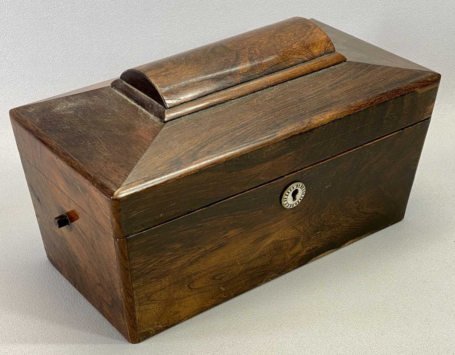 VICTORIAN ROSEWOOD SARCOPHAGUS FORM DOUBLE TEA CADDY - interior fitted with two compartments with - Image 3 of 3