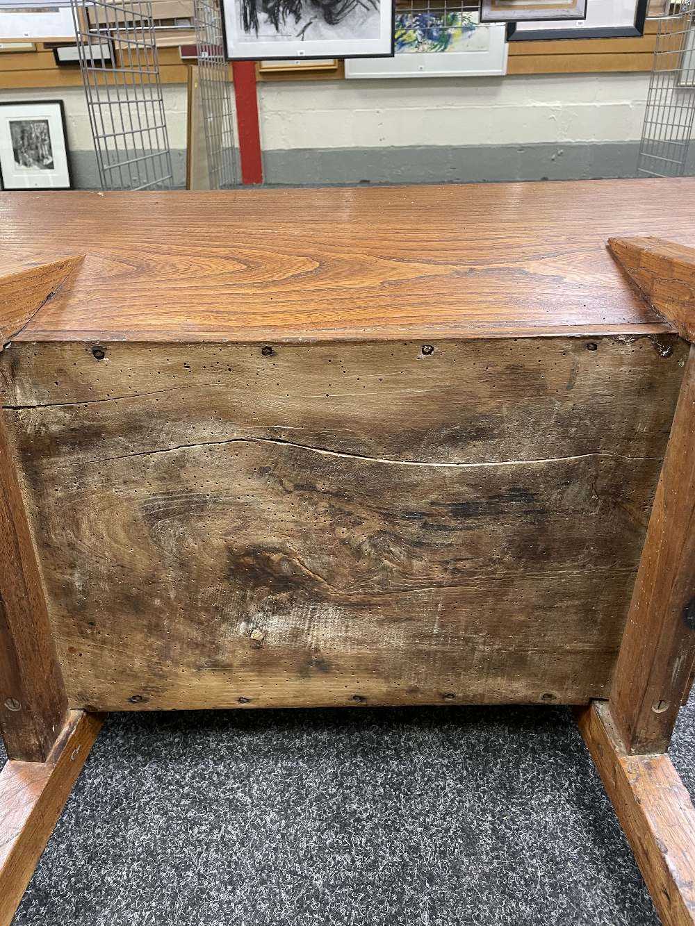 WELSH ELM STANDING DOUGH BIN early 19th Century, lift-up cover, on splayed legs. h-stretcher - Image 5 of 5