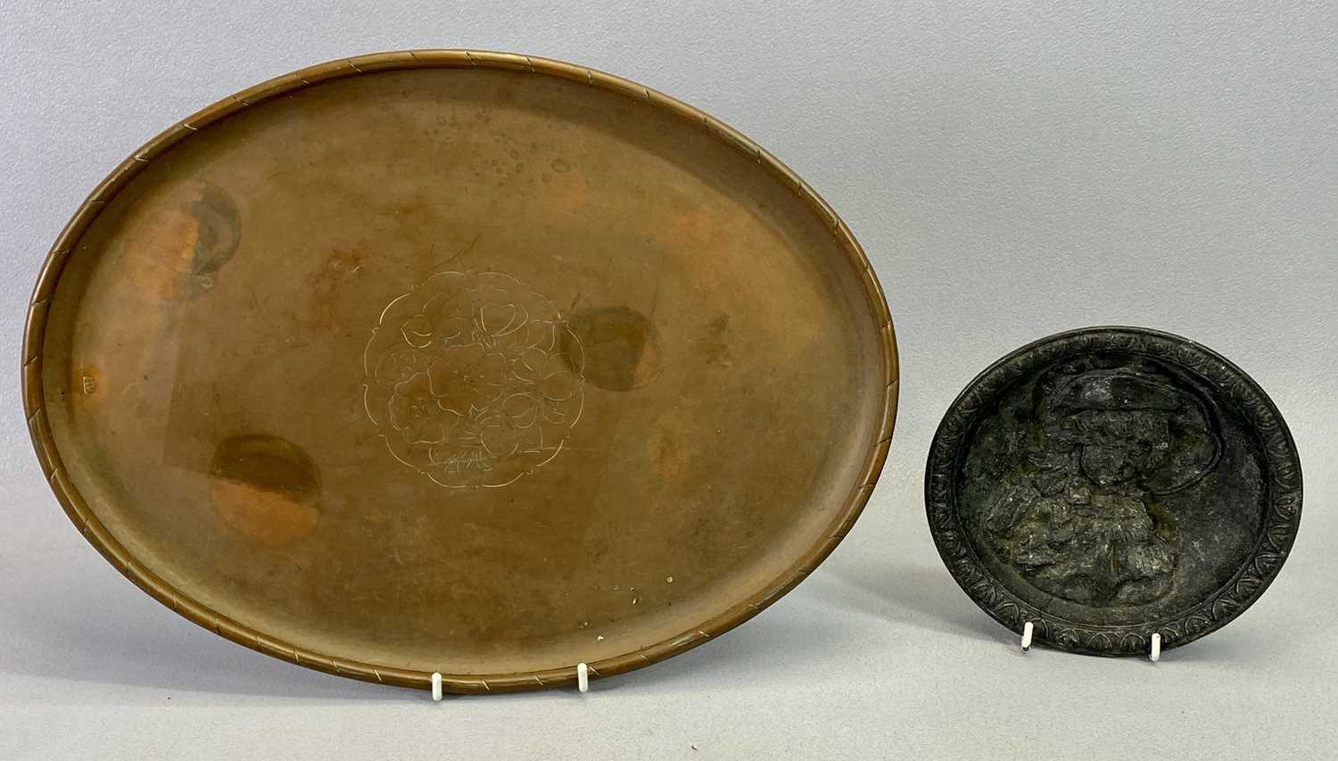 HUGH WALLIS 'ARTS & CRAFTS' OVAL PLANISHED COPPER TRAY - with raised rope twist edge, stylised